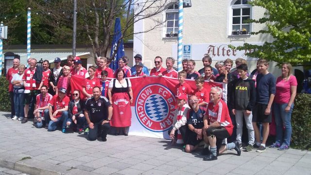 Alpen-Reds - auf der Fahrt zum FCB-Spiel